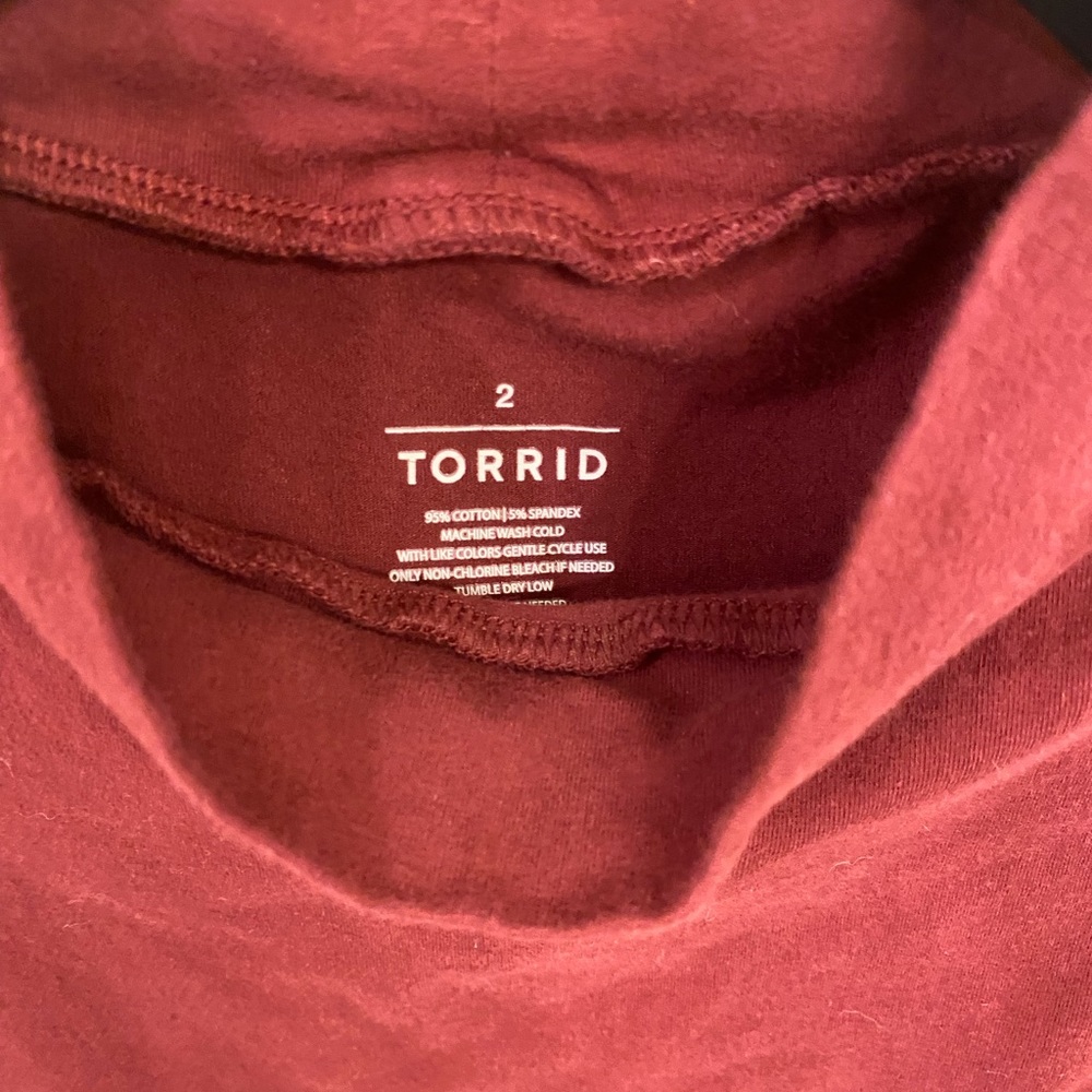 Torrid tank - Picture 2 of 2